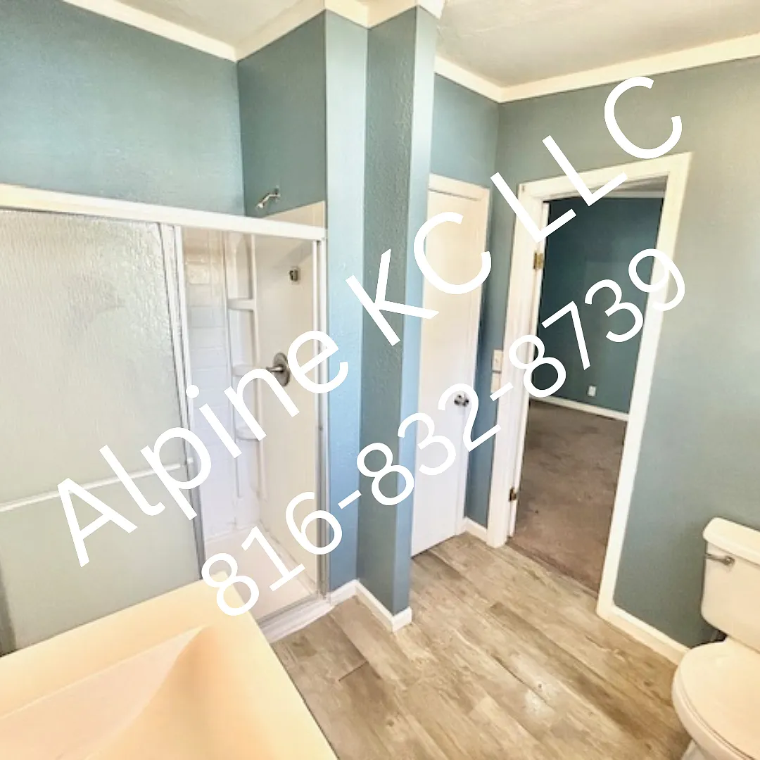 3 bed, 900 sqft, $1,200 — Photo 3