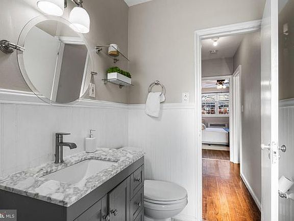 5th image of 201 N Trenton St APT 1
