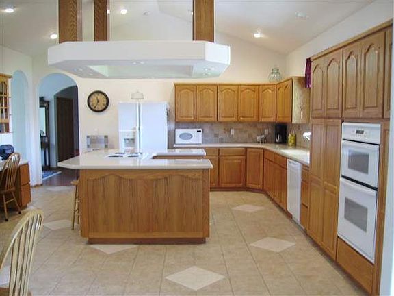 5th image of 3704 S Highlands Blvd