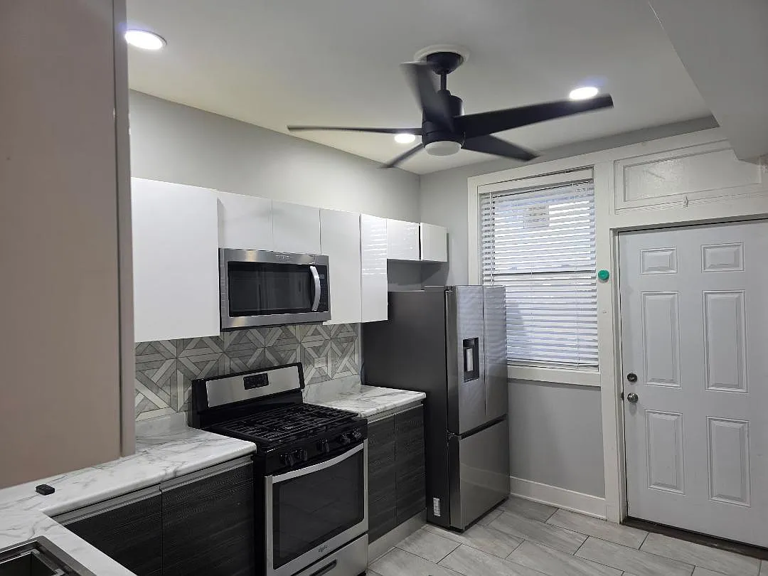 3 bed, 1400 sqft, $1,800 — Photo 3