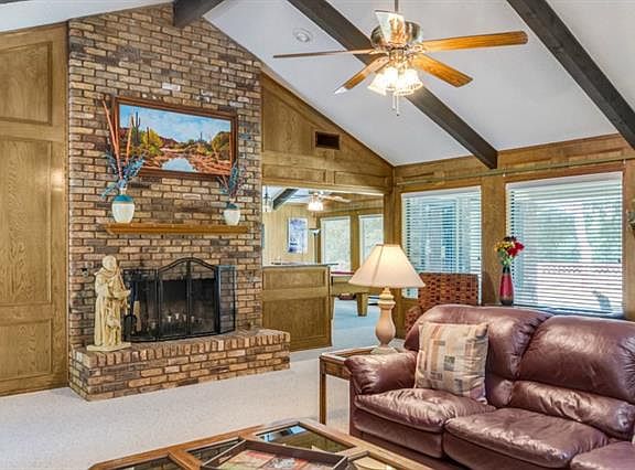 4th image of 605 Oak Hollow Ln