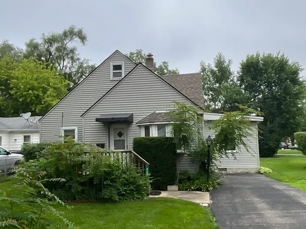 220 Elder Dr, Round Lake Park, IL 60073