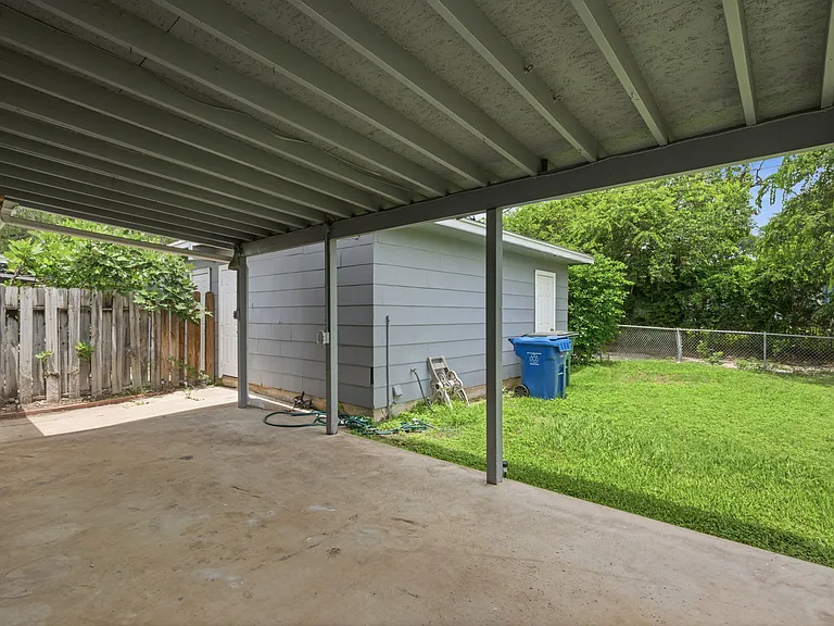 135 Brettonwood Dr #135 — Photo 9