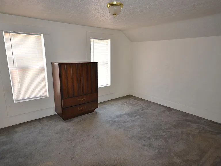 130 Roswell St — Photo 11