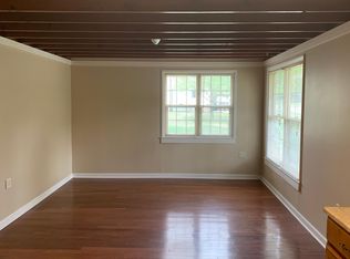 4609 SW 17th St, Topeka, KS 66604