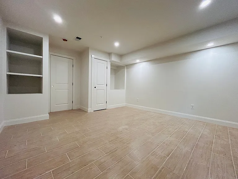 95 Baxter St #1 — Photo 9