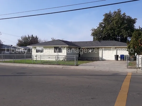 1319 Sanger Ave, Sanger, CA 93657