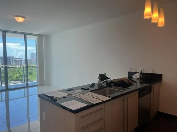 79 SW 12th St, Miami, FL