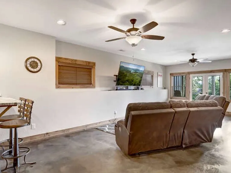 37 Upper Knoll Dr — Photo 9