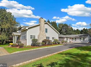 12 Orchard Way, Mount Laurel, NJ 08054