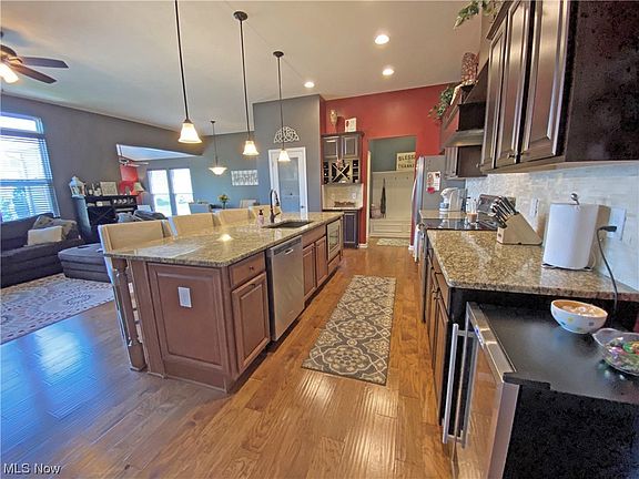 3rd image of 11608 Reserve Way