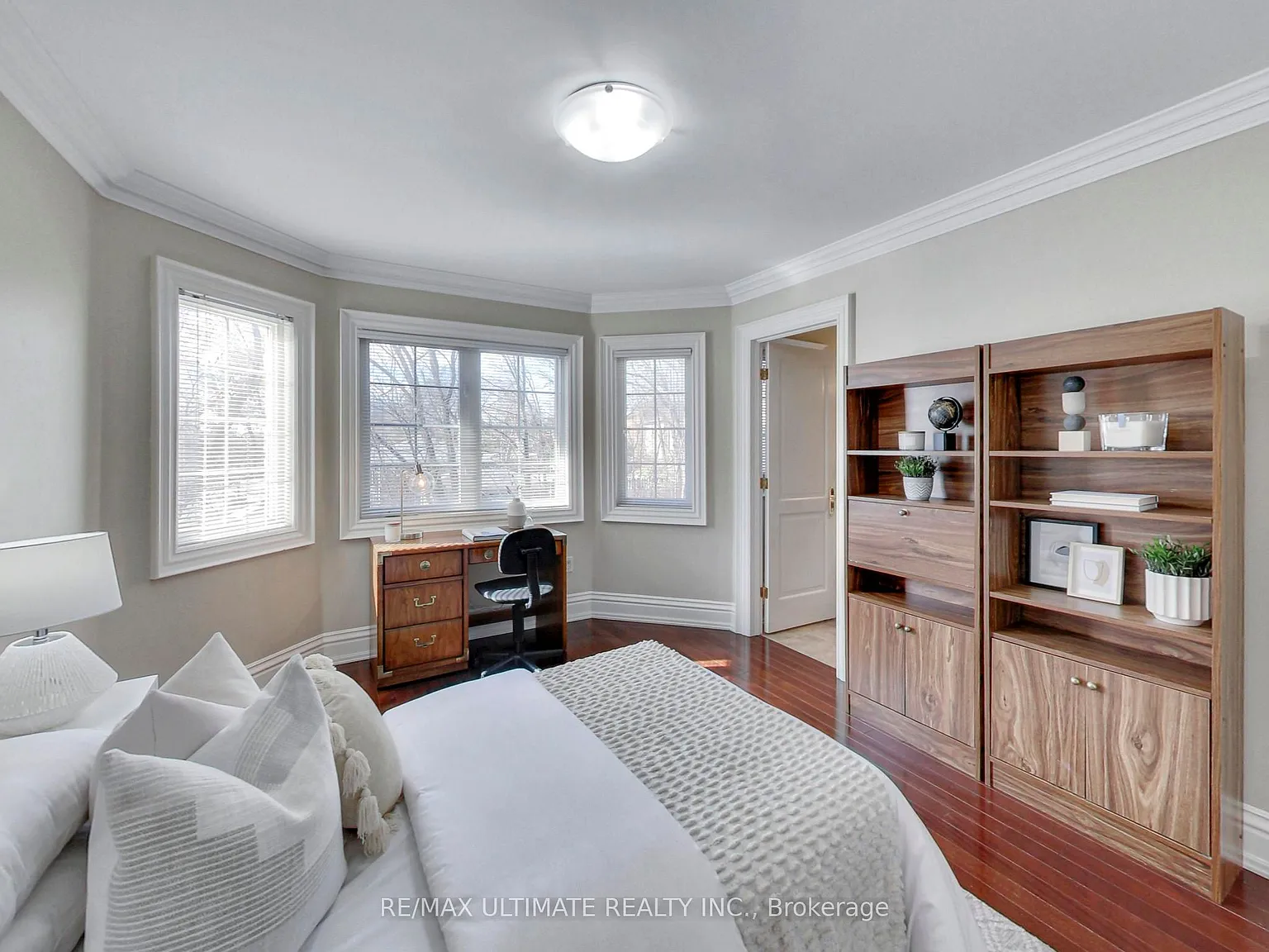 40 Harrow Dr — Photo 2