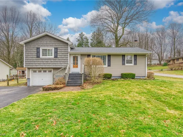 332 Game Dr, Munroe Falls, OH 44262