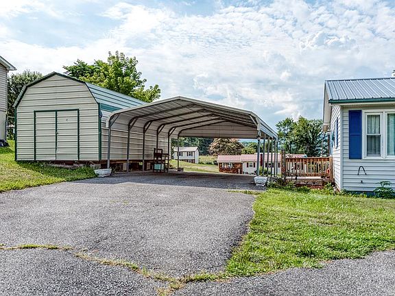 2nd image of 219 Highland Cir