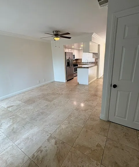 2558 Orange Ave #B2 — Photo 30