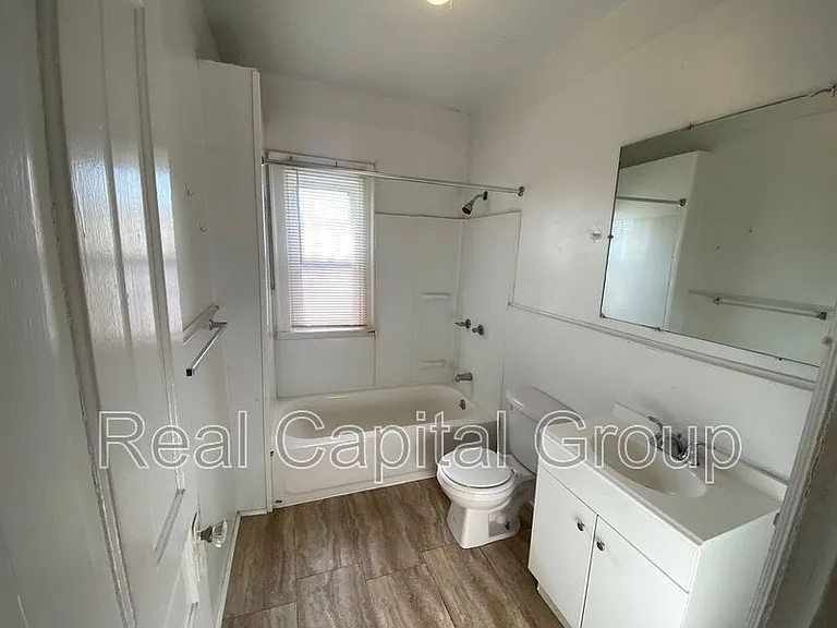 408 Woodlawn Ave #2 — Photo 8