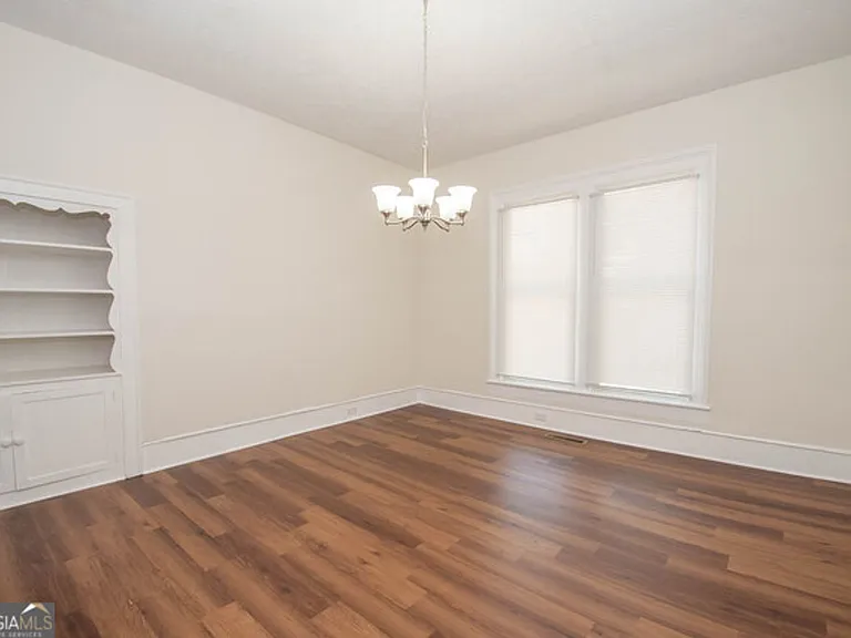 31 Saint Clair St — Photo 2