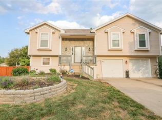 301 S Darrowby Dr, Raymore, MO 64083