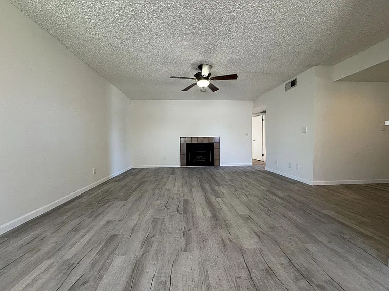 850 S River Dr — Photo 14