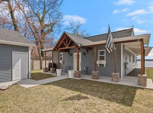 1734 E 88th St, Newaygo, MI 49337