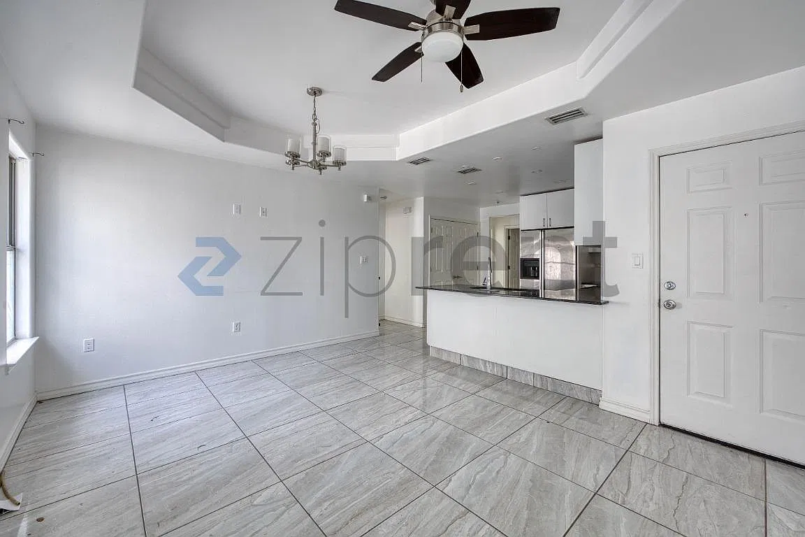 1310 W Harrison Ave — Photo 2