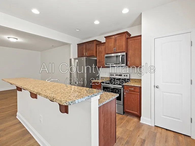 1005 Amber Shadow Dr — Photo 15