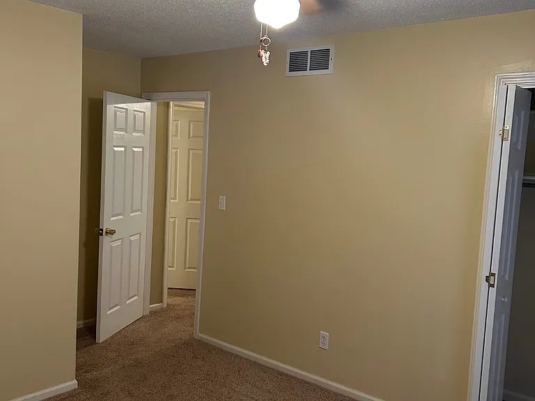 4801 Westport Dr — Photo 3