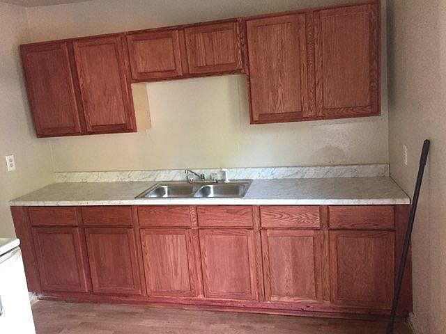 2nd image of 2018 N Greenwood Ave #B
