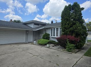 1819 Azalea Dr, Munster, IN 46321