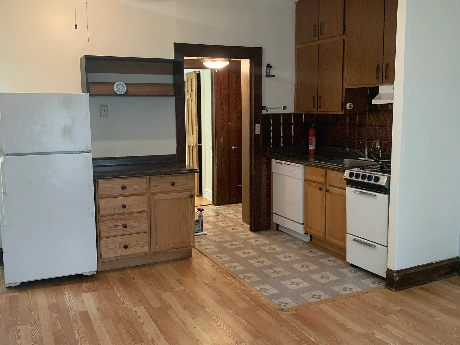 1 bed, $890 — Photo 2