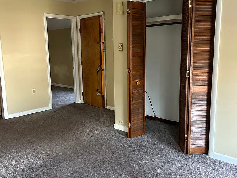 35 Lawrence St — Photo 7
