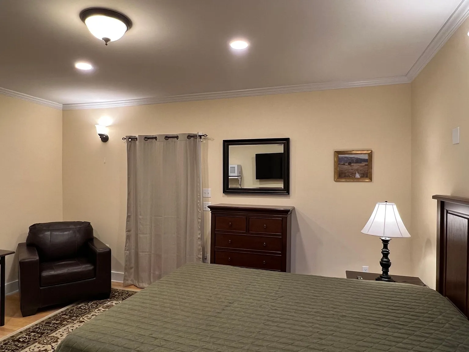 Studio, 350 sqft, $1,400 — Photo 1