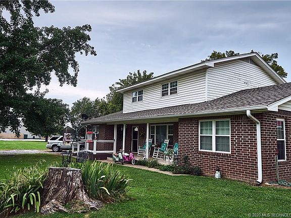 2nd image of 203 N Owen Walters Blvd