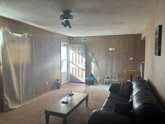 4th image of 3035 NE 29th St