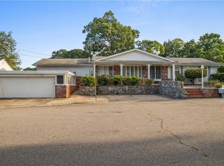 27 Contillo Dr, Johnston, RI 02919