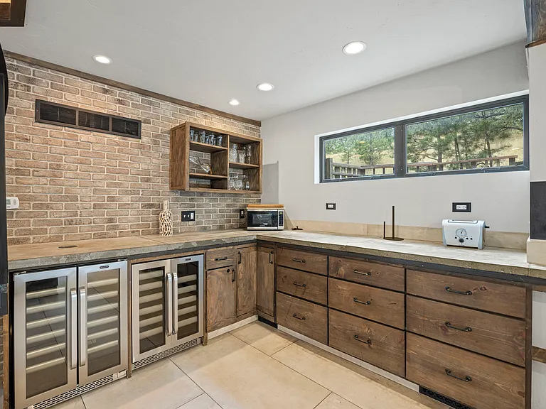 2350 Linden Dr — Photo 45
