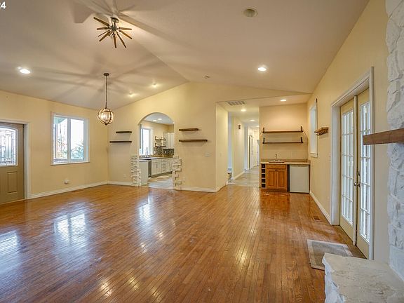 4th image of 6206 NE 405th St