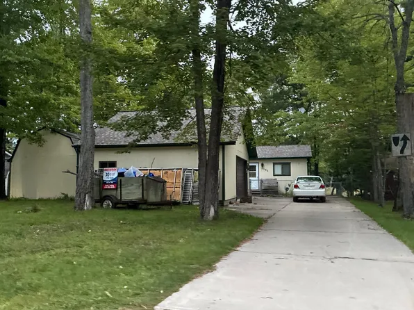3392 Columbia Dr, West Branch, MI 48661
