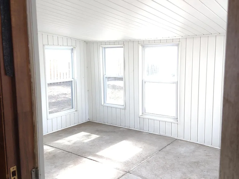 8211 Carrousel Blvd — Photo 23