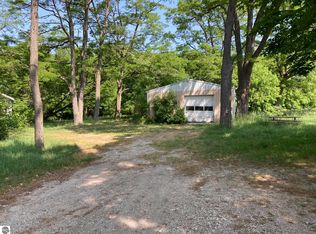 3584 W Burdickville Rd, Maple City, MI 49664