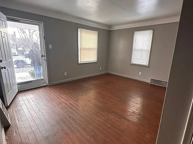 9737 Camley St — Photo 2