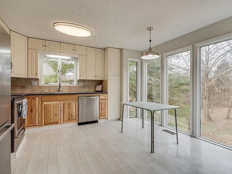 5009 Emerald Dr — Photo 15