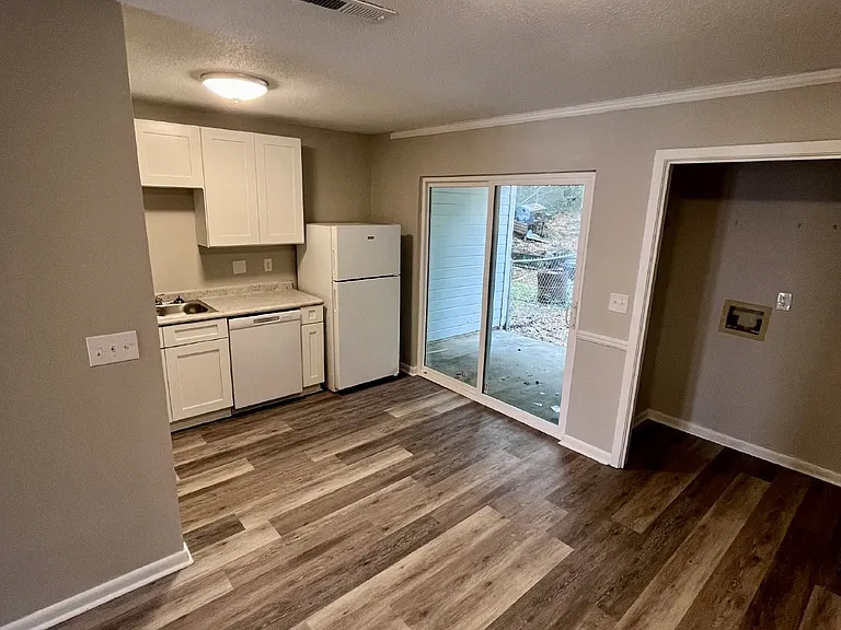 189 Lakeview Dr — Photo 7