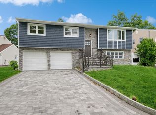 30 Carlow St, Huntington, NY 11743