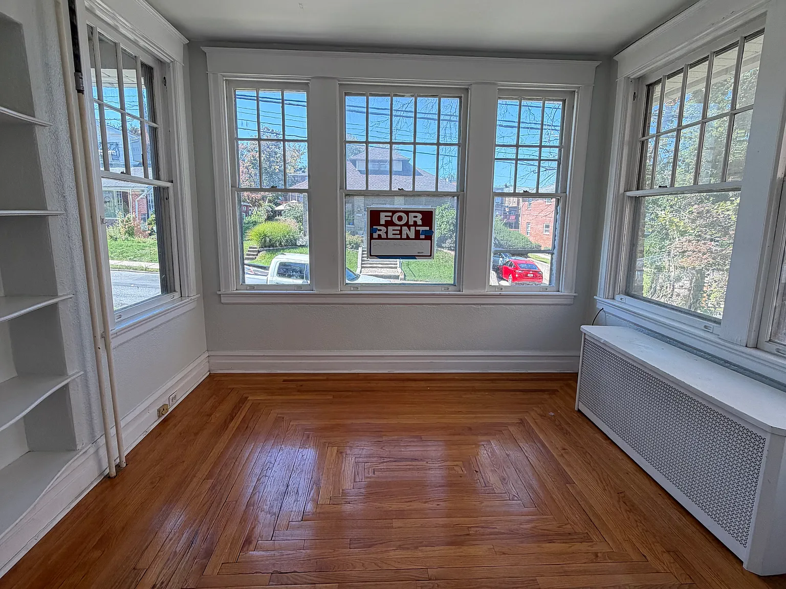 4 bed, 2061 sqft, $2,500 — Photo 4