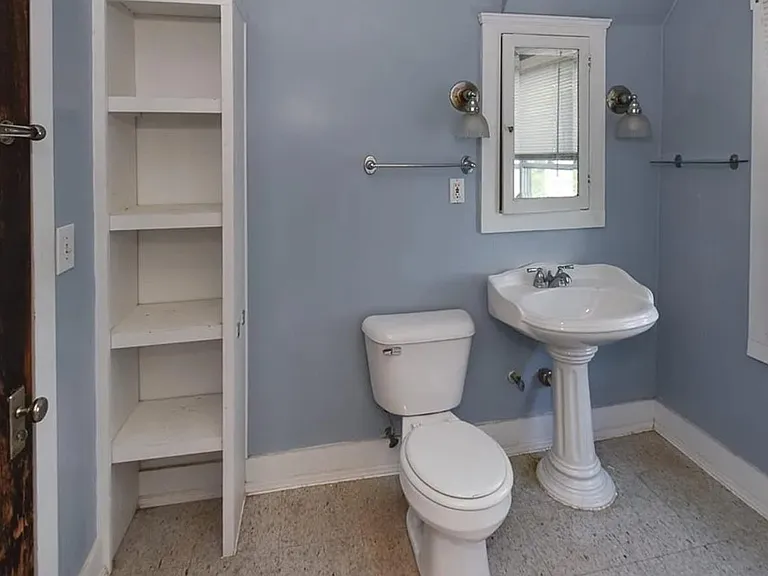 2226 Bellfield Ave — Photo 6