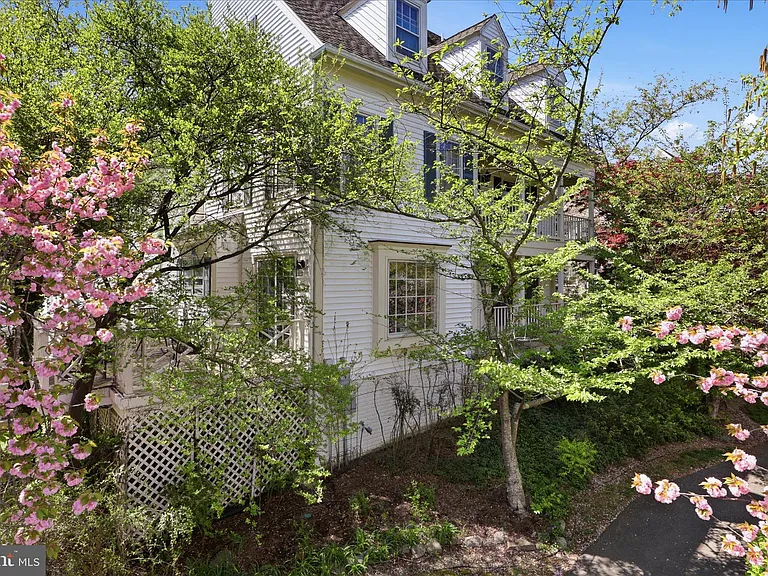 12845 Mill Brook Ct — Photo 43