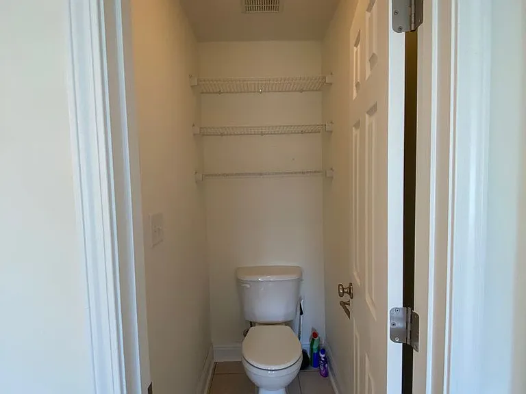 205 Drayton Ct — Photo 16