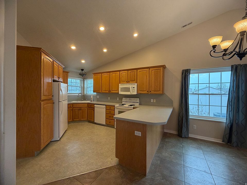 1st image of 51 N 370th St E