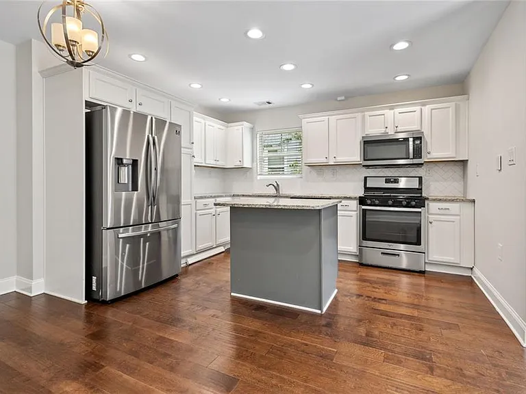 2952 Palm Dr — Photo 2